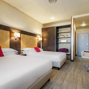 Jr Amadeus Hotell
